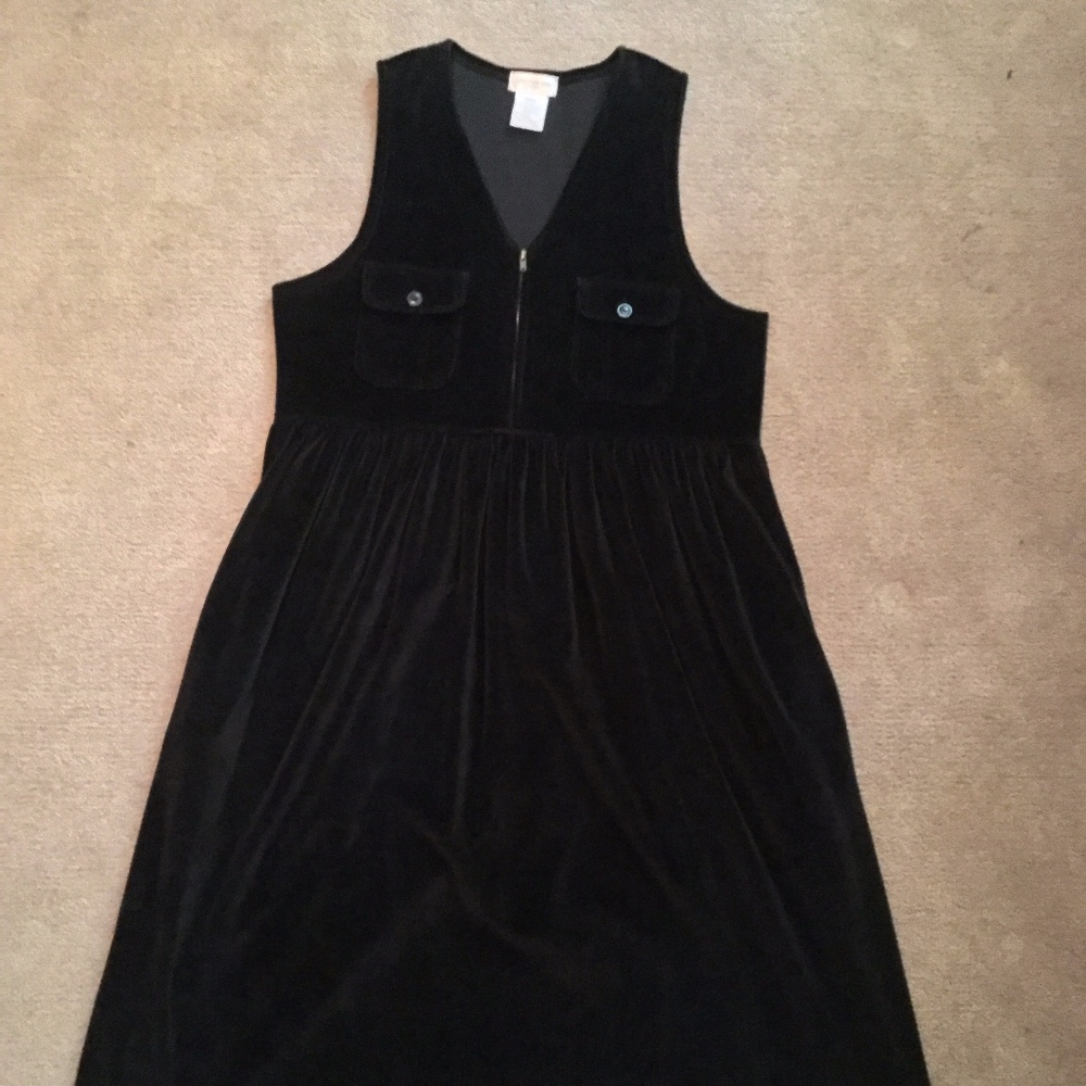 Jones of New York black velour jumper